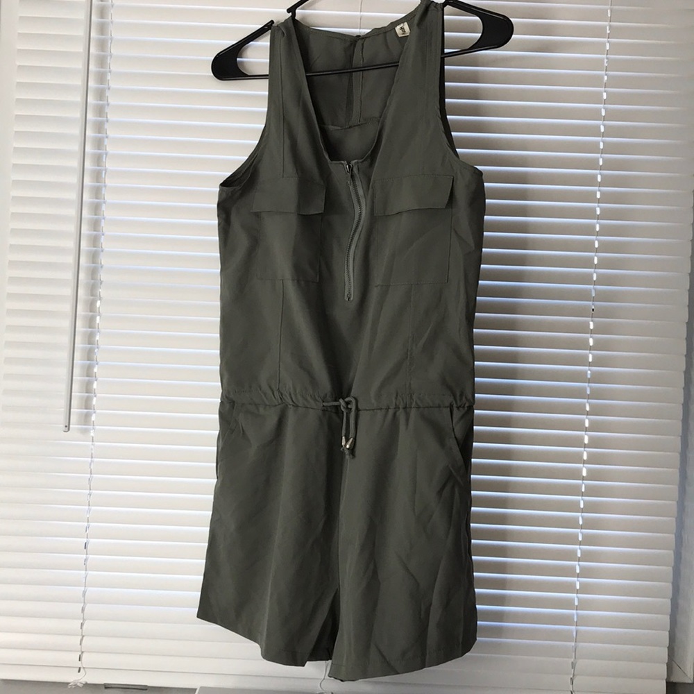 Olive green romper NWOT